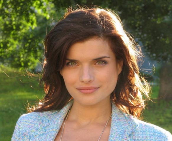 Анна Азарова